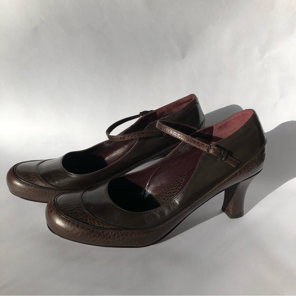 Via Spiga finely crafted Italian leather pump w/ ankle strap. Brown. Mary Jane. - Picture 13 of 14